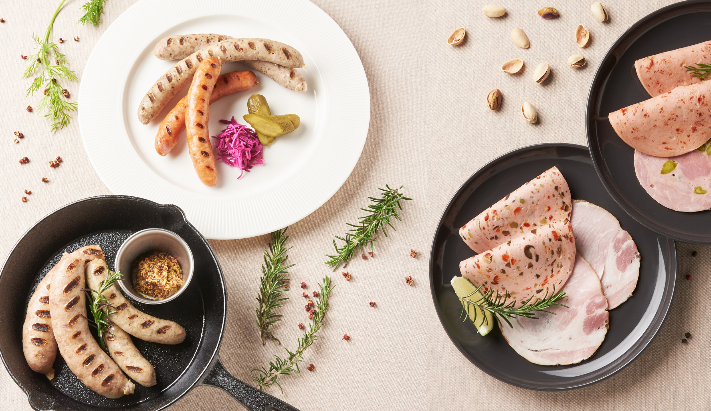 色とりどりの食材、こだわりのスパイスで仕上げた自慢のソーセージをご賞味あれ。